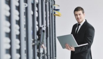 Minutenschneller Remote Support, bei dem Experten aus der Ferne an Ihrem System arbeiten, eignet sich für weniger komplexe Störungen oder zur Fehlereingrenzung.