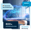 Digitale Cloud Visualisierung erscheint aus einem Tablet, das auf der Hand einer Person liegt