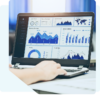 Laptop mit Datenanalyse-Ergebnissen